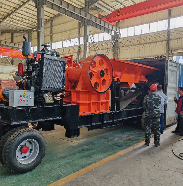 On-site inspection of the PE400X600 mobile jaw crusher + hammer crusher integrated machine shipped by Kaigao Machinery to Turkmenistan